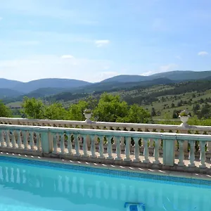 Logis Le Vieil Amandier Hotel