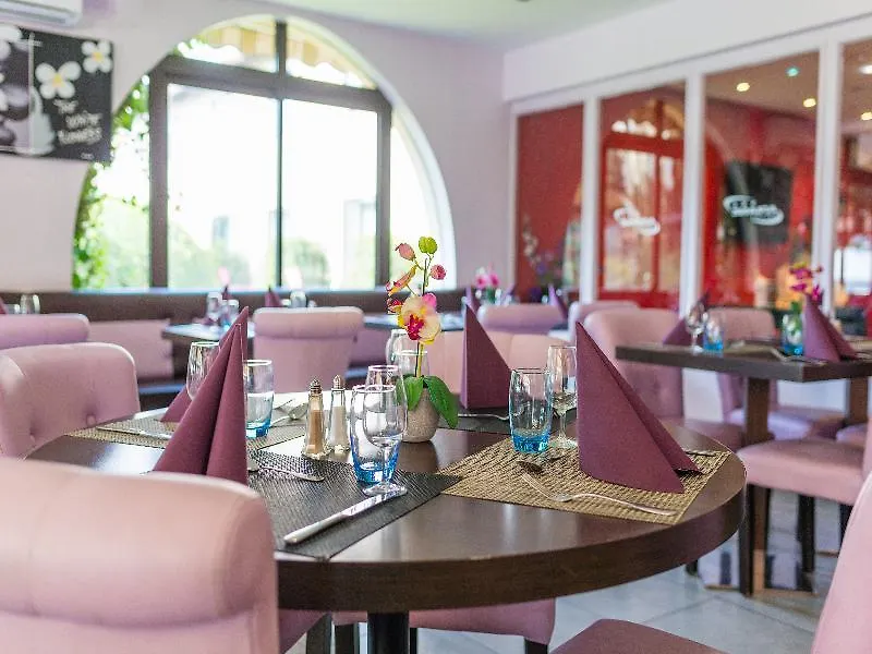 Hotel Ariane Fos-sur-Mer 3*,  France