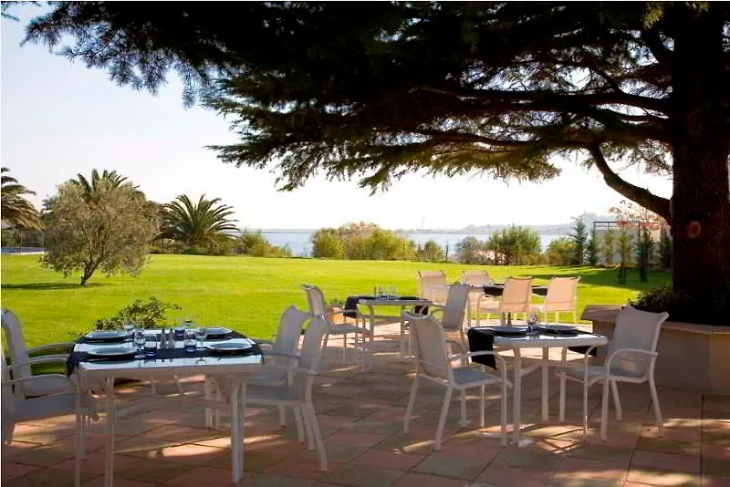 Ariane Hotel Fos Sur Mer 3*, Fos-sur-Mer